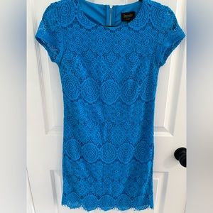 Short sleeve lace midi dress